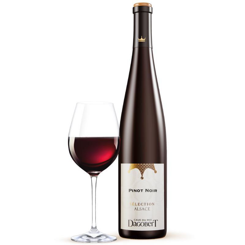 Bouteille de Pinot Noir Sélection Cave du Roi Dagobert avec étiquette rouge et dorée sur fond rubis.